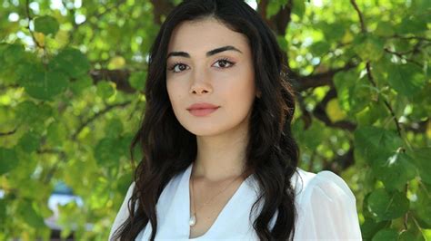 Özge Yağız: Rising Star of Turkish Television .
